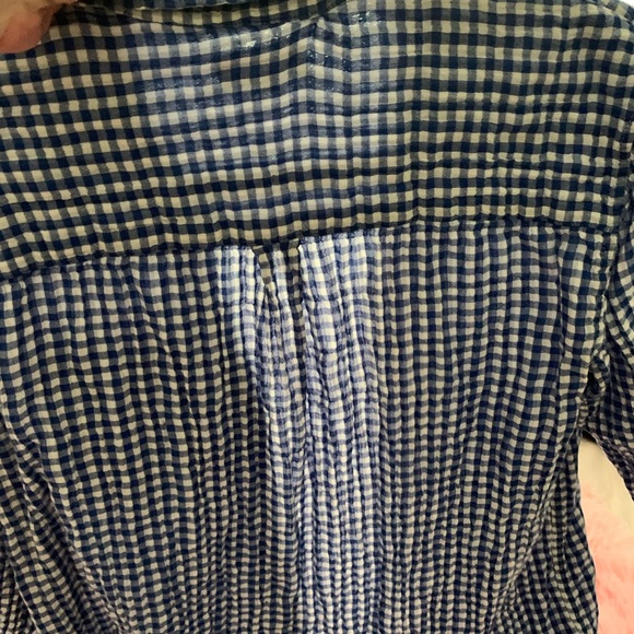 Gap long sleeve, light weight sear sucker material. Never worn ! - Picture 4 of 6